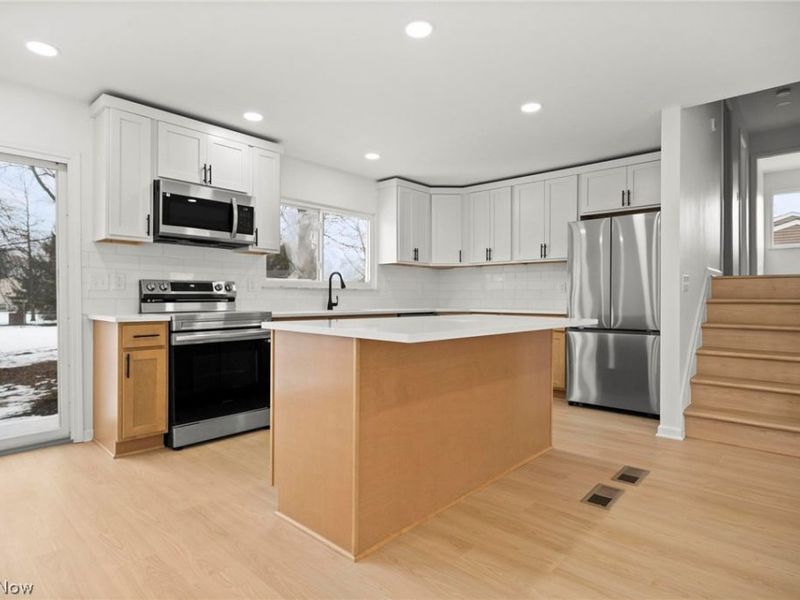 26938 Southwood Lane, Olmsted Township, OH 44138 Photo 2