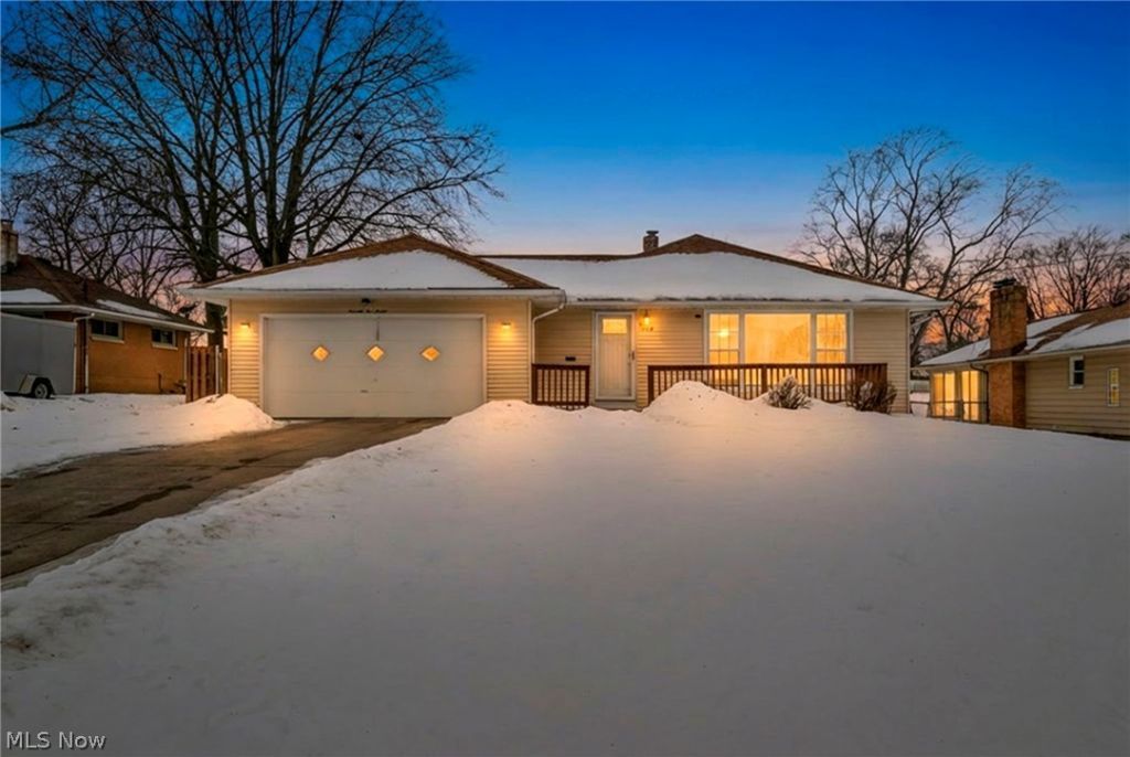 7590 Hoertz Road, Parma, OH 44134 Main Photo