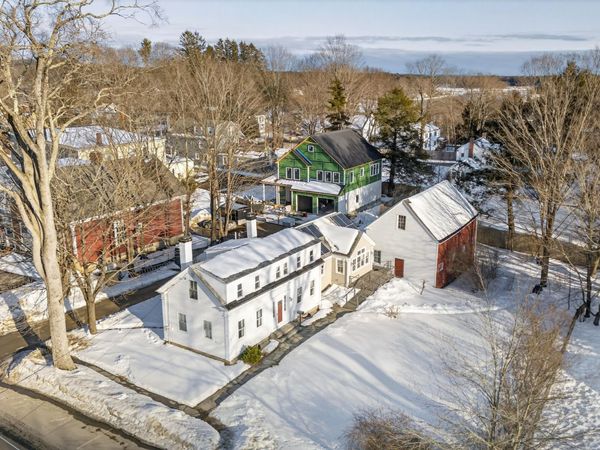 18 Portland Street, Yarmouth, ME 04096