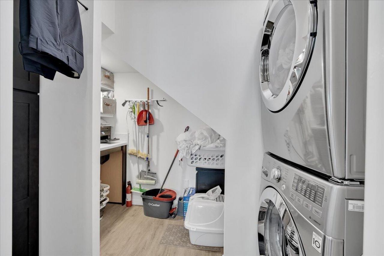 486 Fox Sparrow Court Photo 10