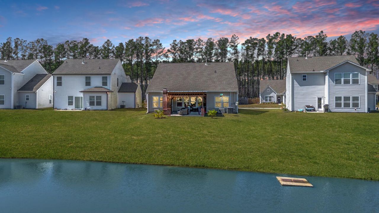 486 Fox Sparrow Court Photo 2