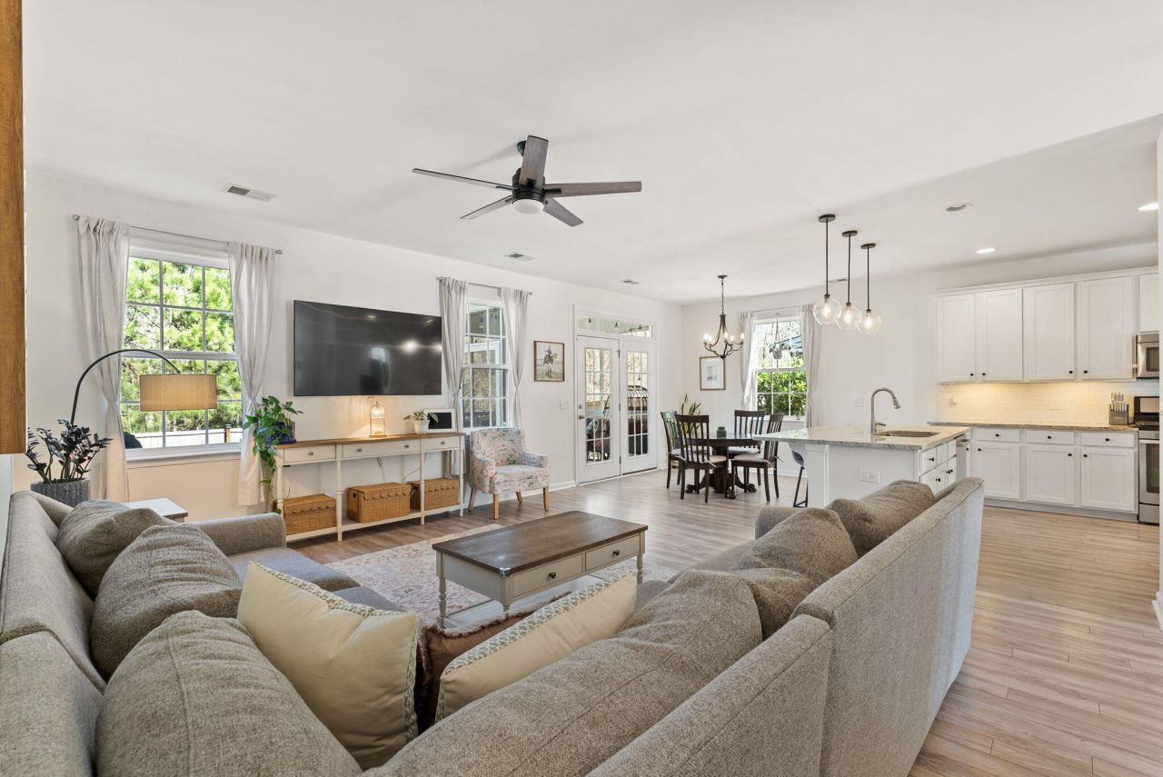 8537 Majestic Street Photo 10