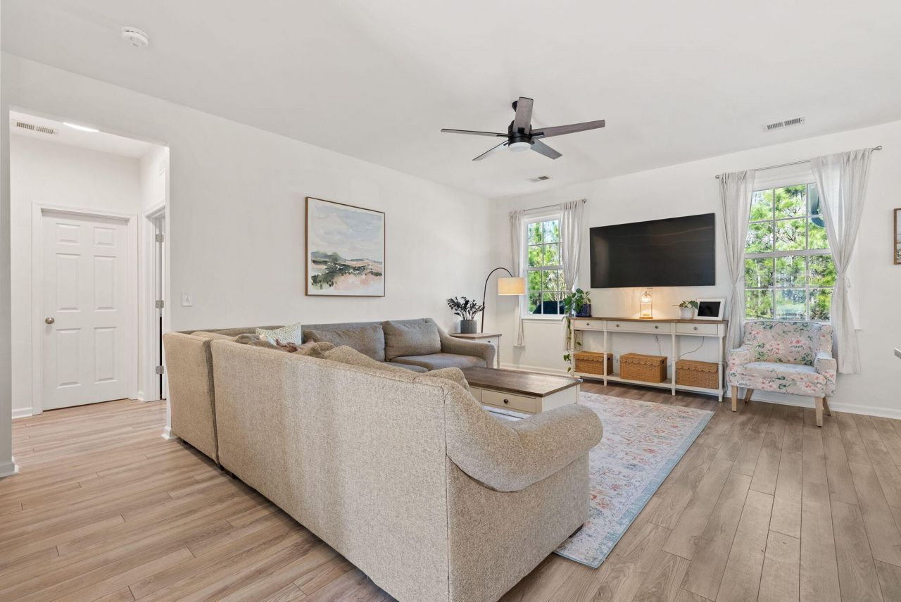 8537 Majestic Street Photo 12