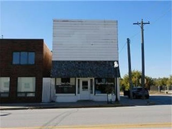 92 Main Street , Maxwell, IA 50161