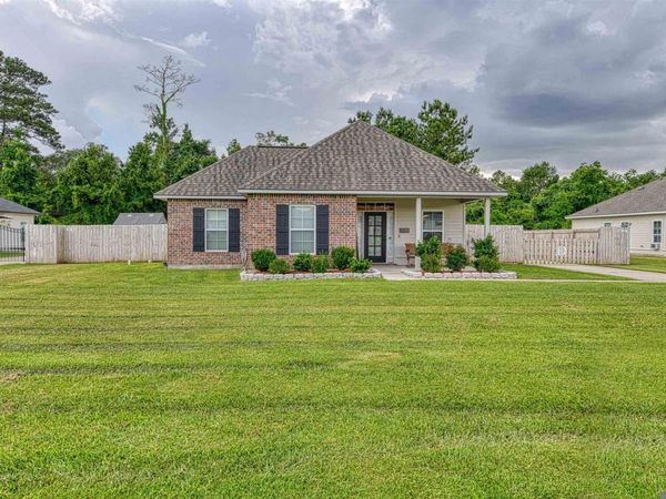 18049 Diaz Rd, Prairieville, LA 70769
