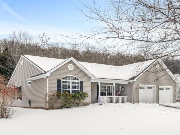 901 RITCHIE BLVD, STAUNTON, VA 24401