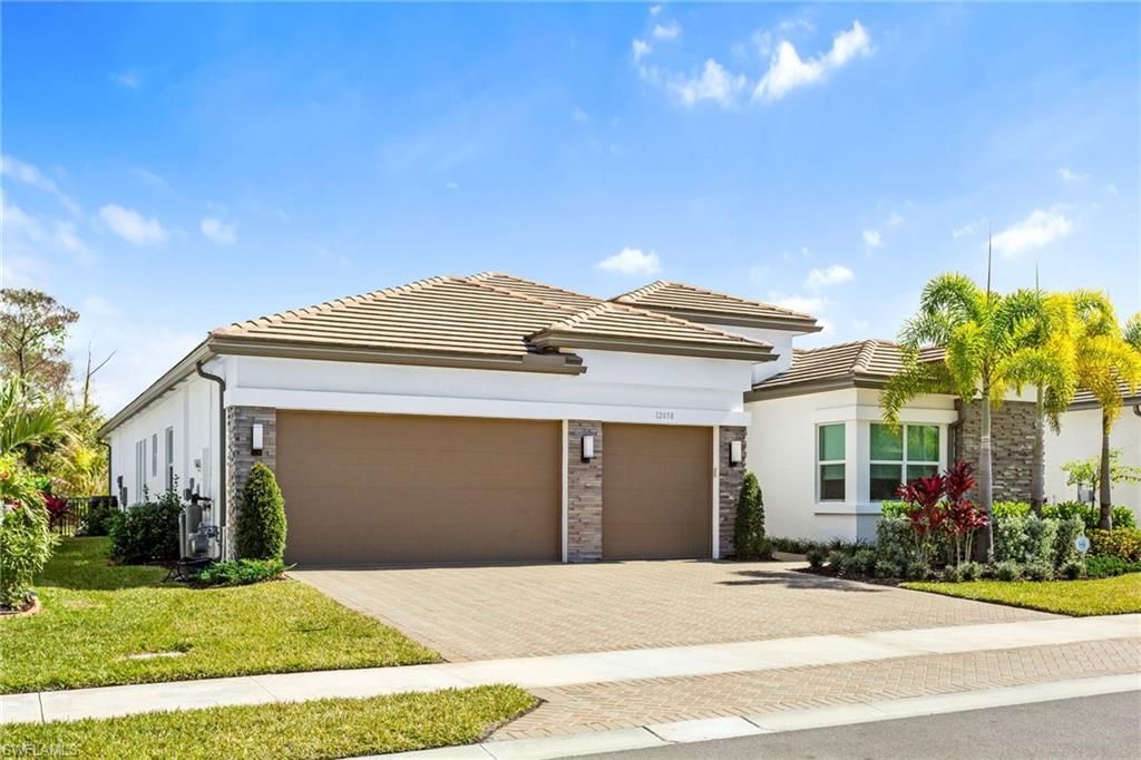 12058 Mimosa St, Naples, FL 34120 Photo