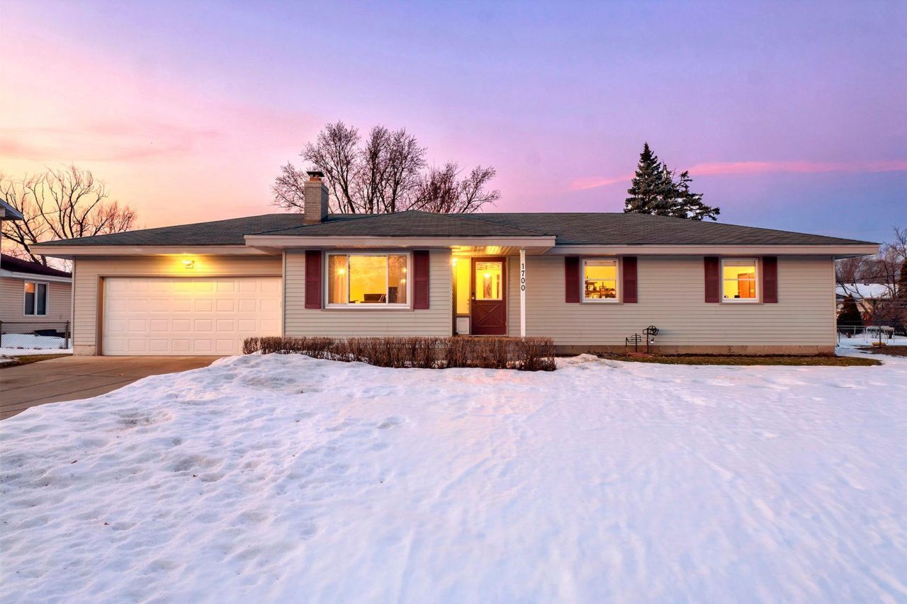 1700 72nd Avenue N, Brooklyn Center, MN 55430 Main Photo