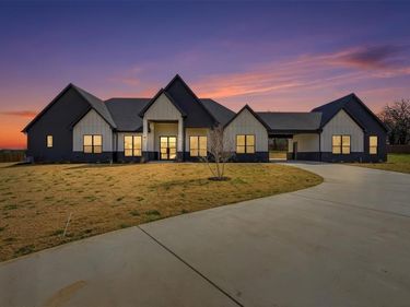 5833 Grey Wolf Court, Fort Worth, TX 76140