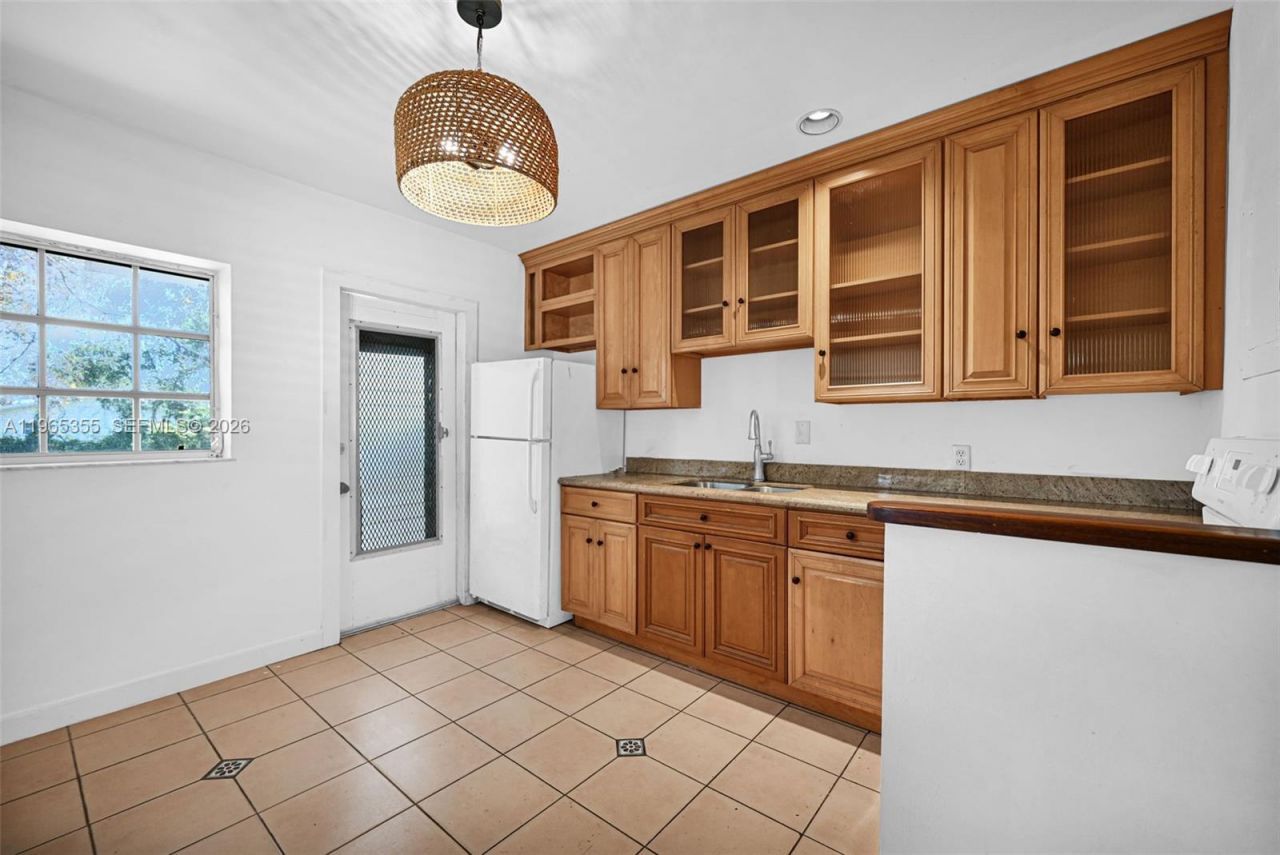 16901 SW 94th Avenue , Palmetto Bay, FL 33157 Photo