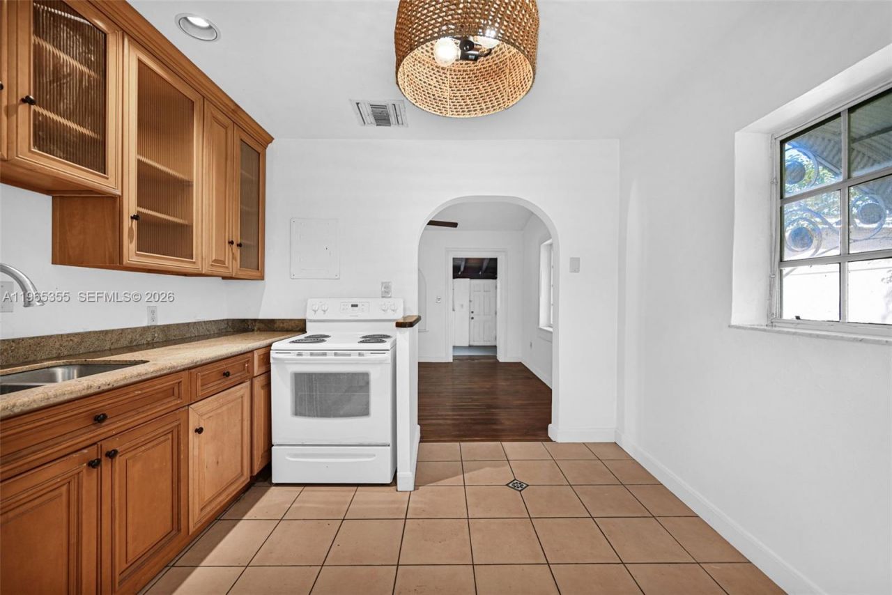 16901 SW 94th Avenue , Palmetto Bay, FL 33157 Photo