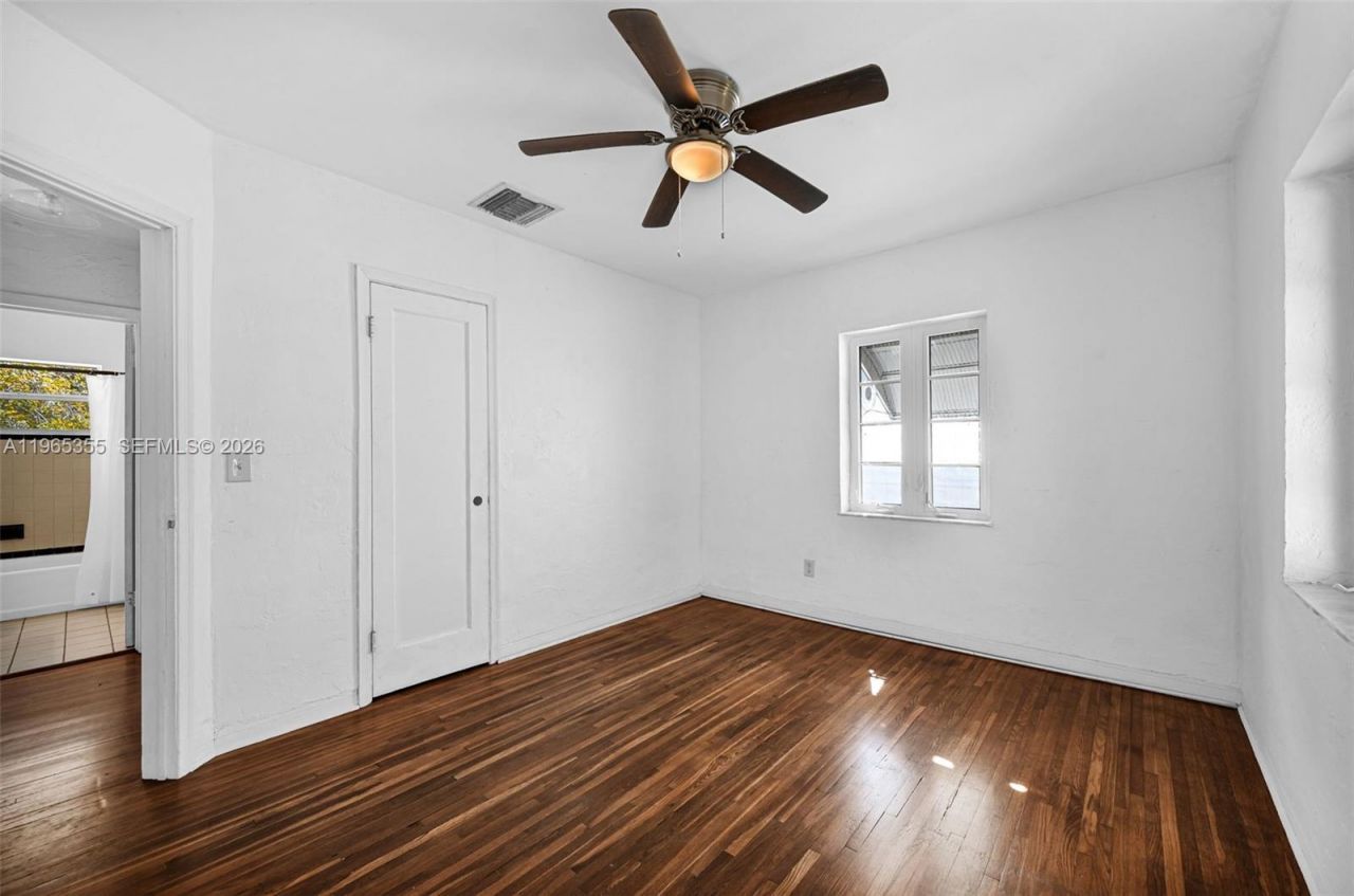 16901 SW 94th Avenue , Palmetto Bay, FL 33157 Photo