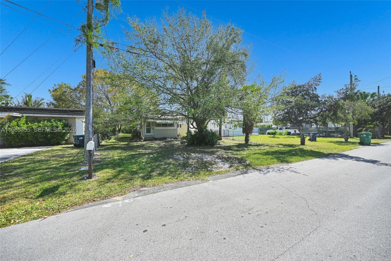 16901 SW 94th Avenue , Palmetto Bay, FL 33157 Photo