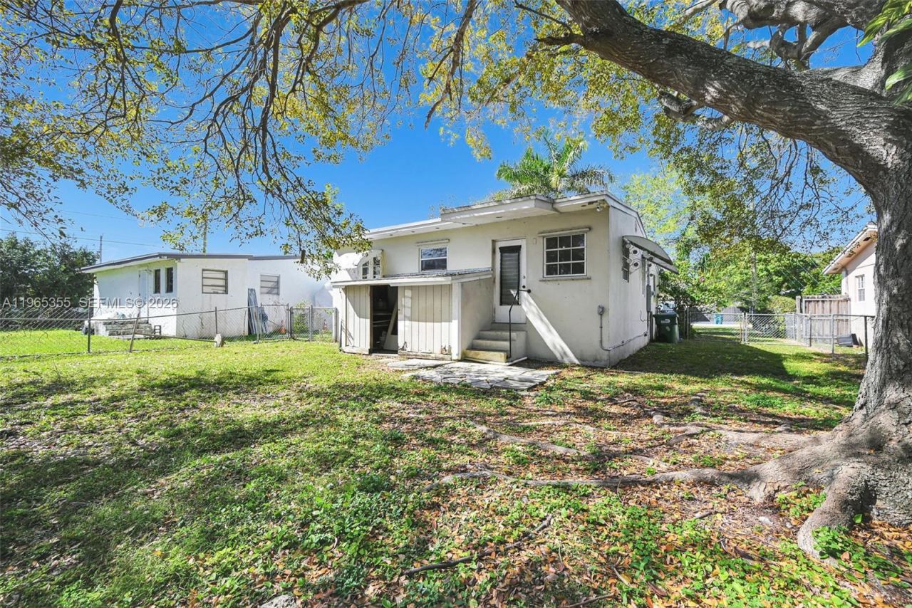 16901 SW 94th Avenue , Palmetto Bay, FL 33157 Photo