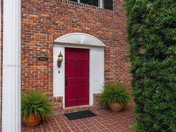 10672 SW 77th Ave, Unit 10672, Pinecrest, FL 33156
