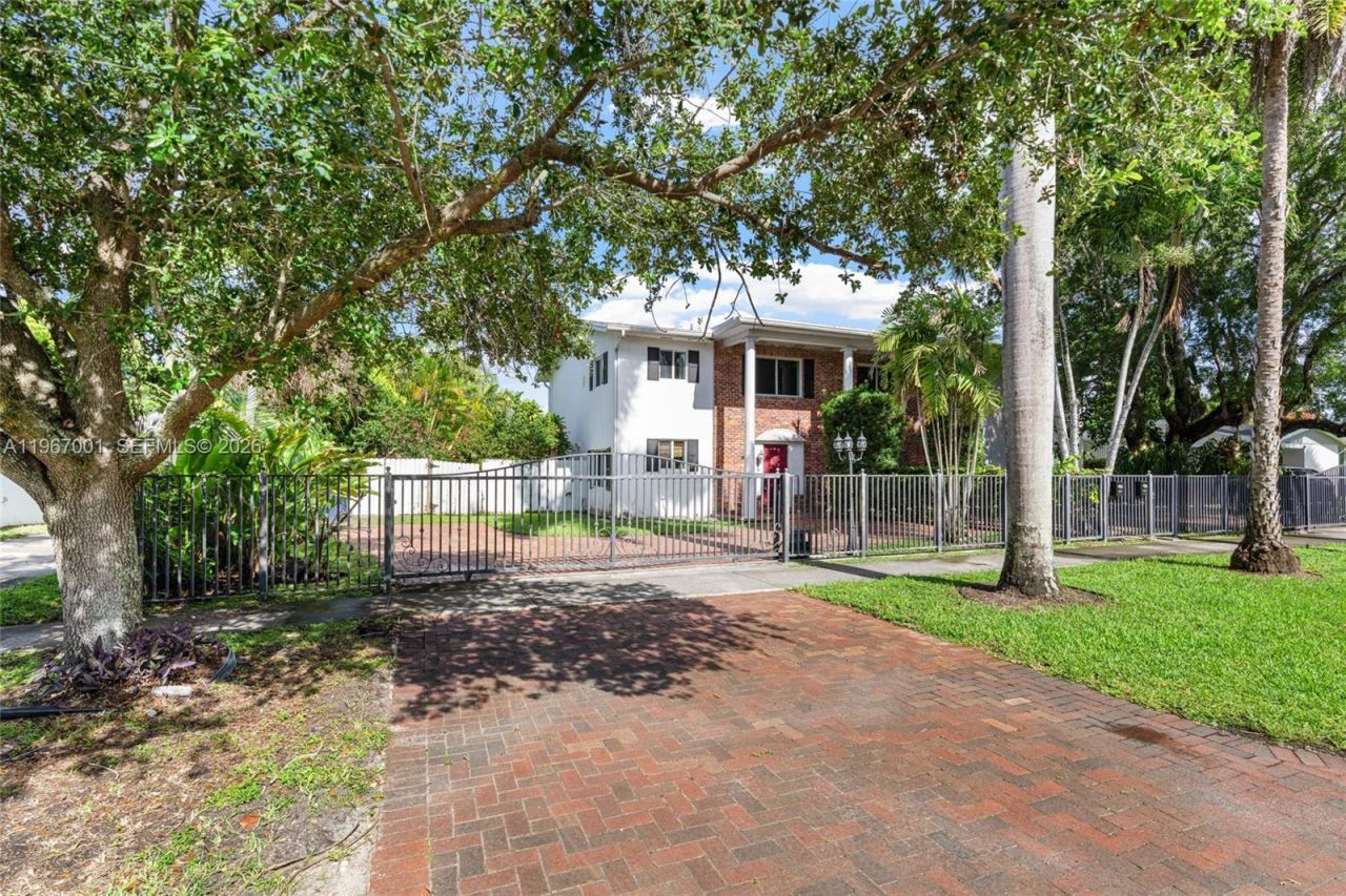 10672 SW 77th Ave, Unit 10672, Pinecrest, FL 33156 Photo