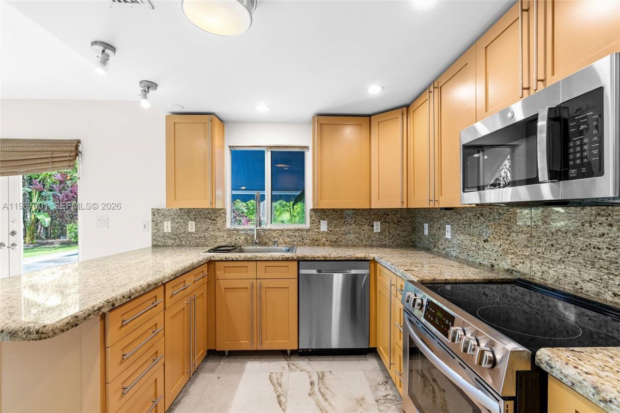 10672 SW 77th Ave, Unit 10672, Pinecrest, FL 33156 Photo