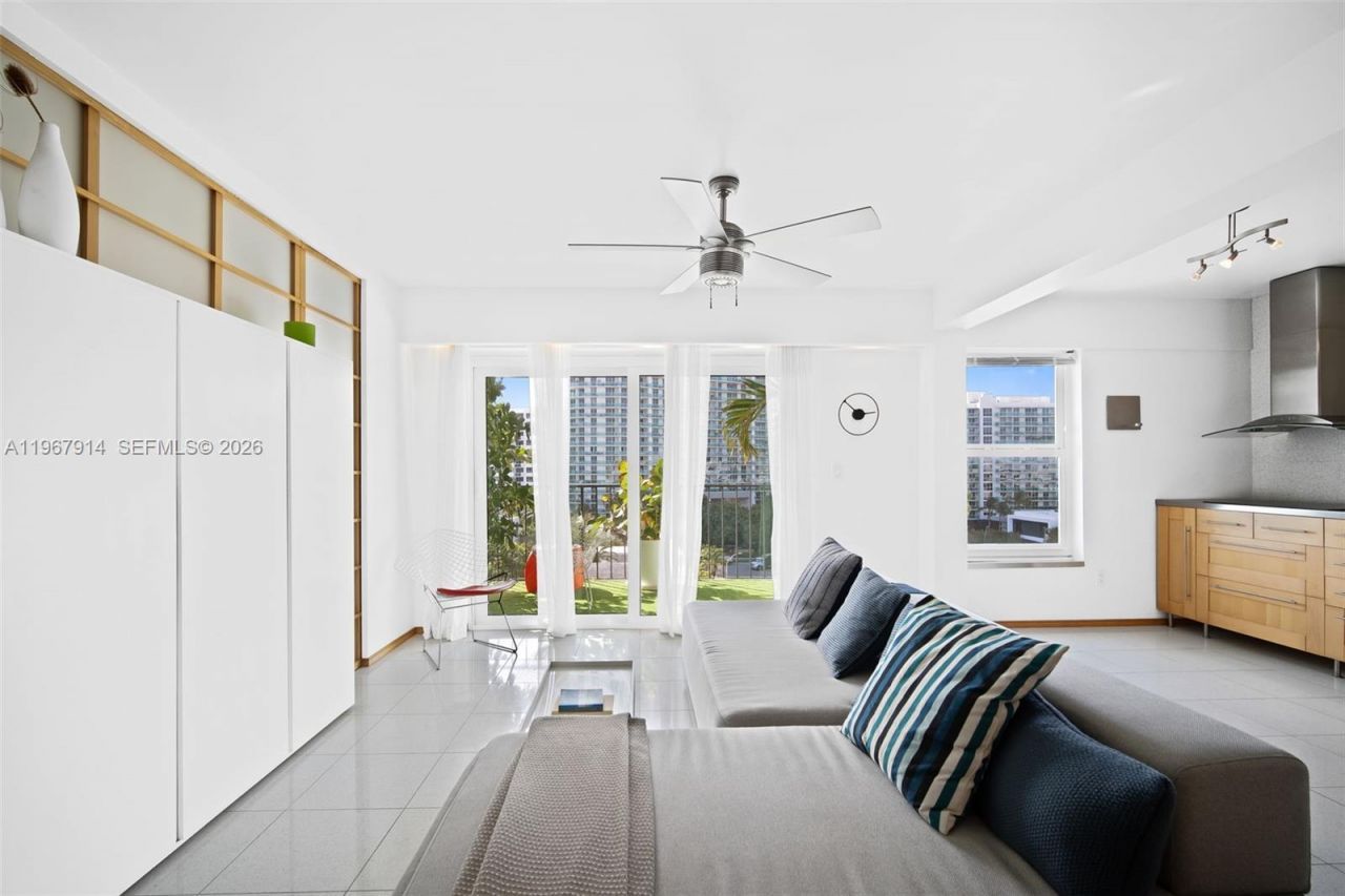 1455 West Ave, Unit 903, Miami Beach, FL 33139 Photo