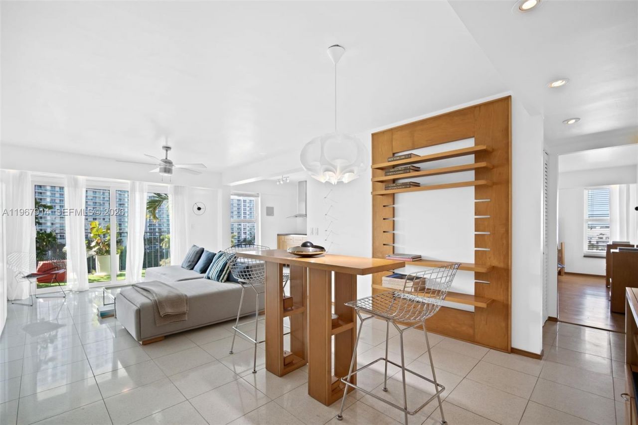 1455 West Ave, Unit 903, Miami Beach, FL 33139 Photo