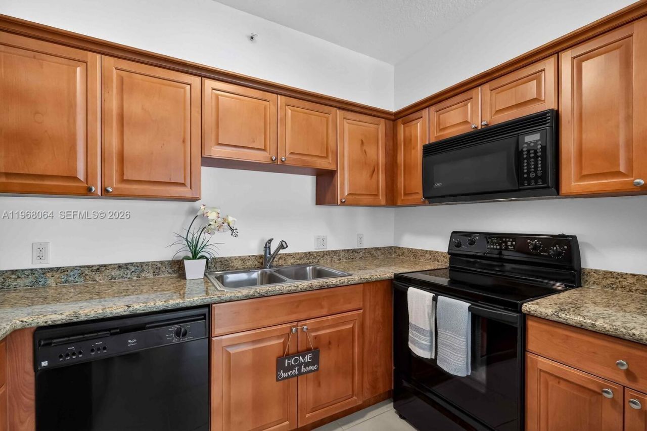 322 Madeira Ave, Unit 304, Coral Gables, FL 33134 Photo