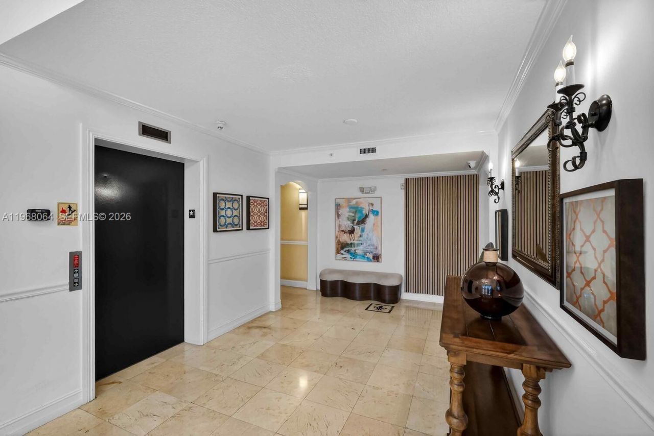 322 Madeira Ave, Unit 304, Coral Gables, FL 33134 Photo