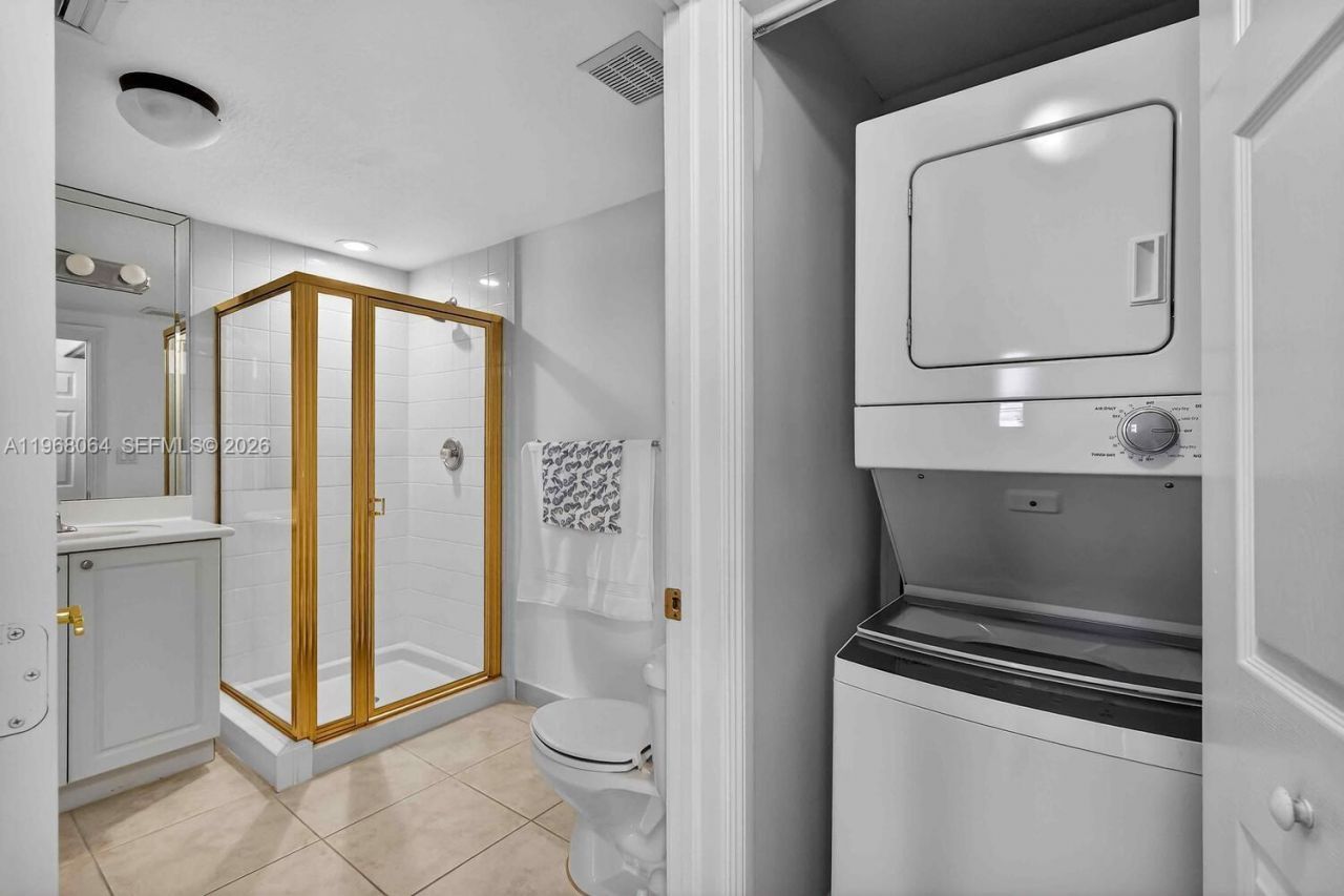 322 Madeira Ave, Unit 304, Coral Gables, FL 33134 Photo