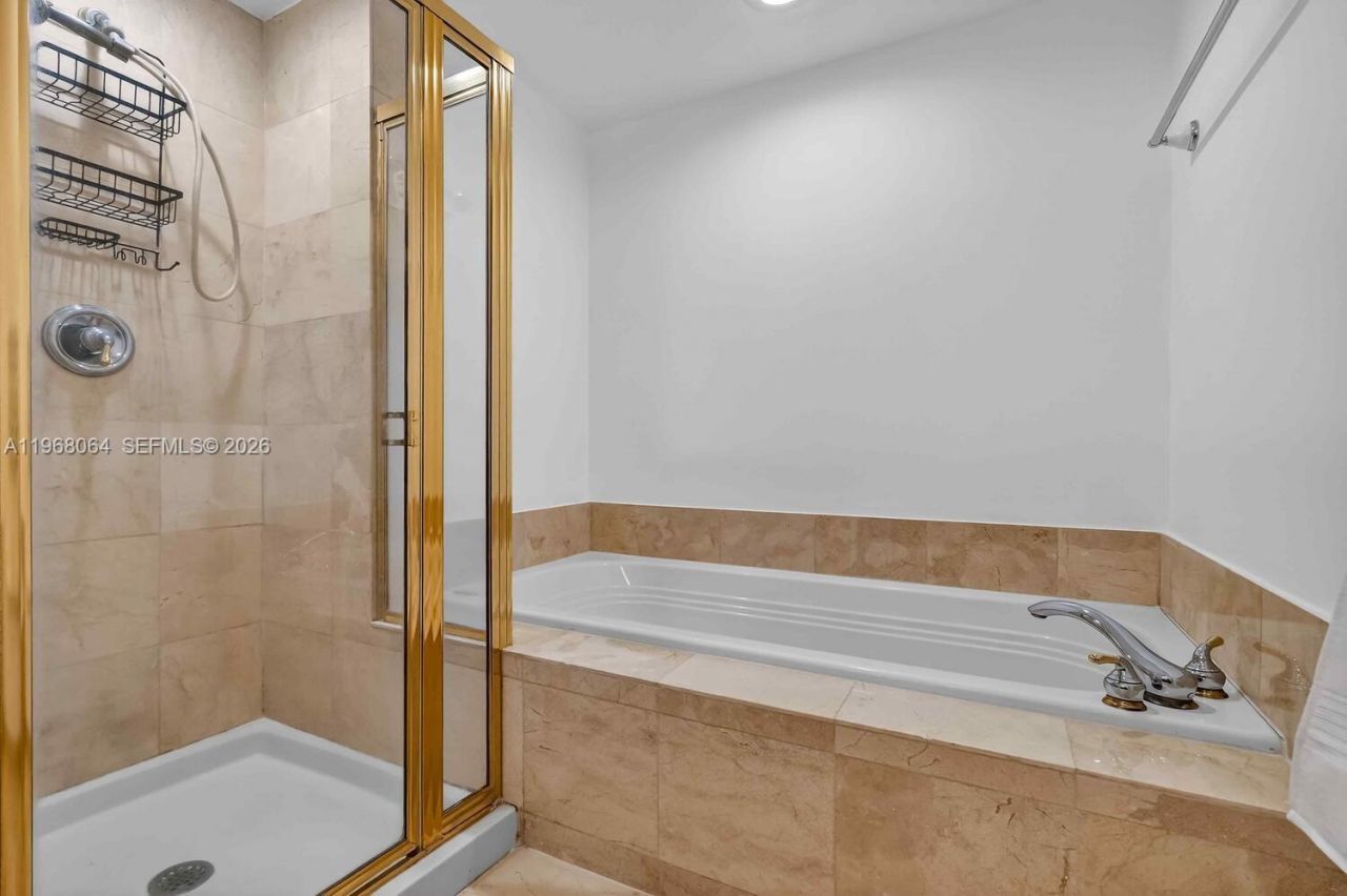 322 Madeira Ave, Unit 304, Coral Gables, FL 33134 Photo