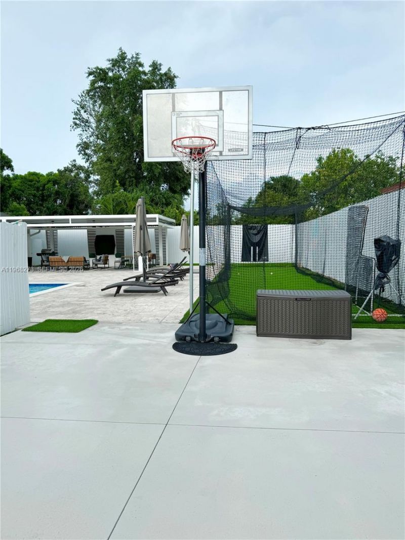 2121 SW 61st Ave , Miami, FL 33155 Photo