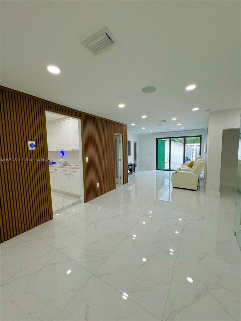 2121 SW 61st Ave , Miami, FL 33155 Photo