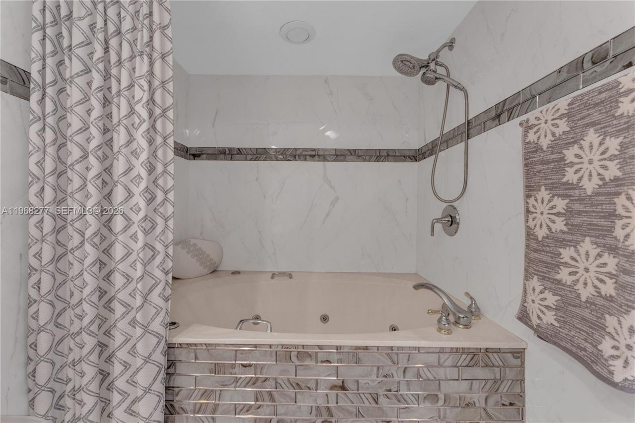 4100 Galt Ocean Dr , Unit 202, Fort Lauderdale, FL 33308 Photo