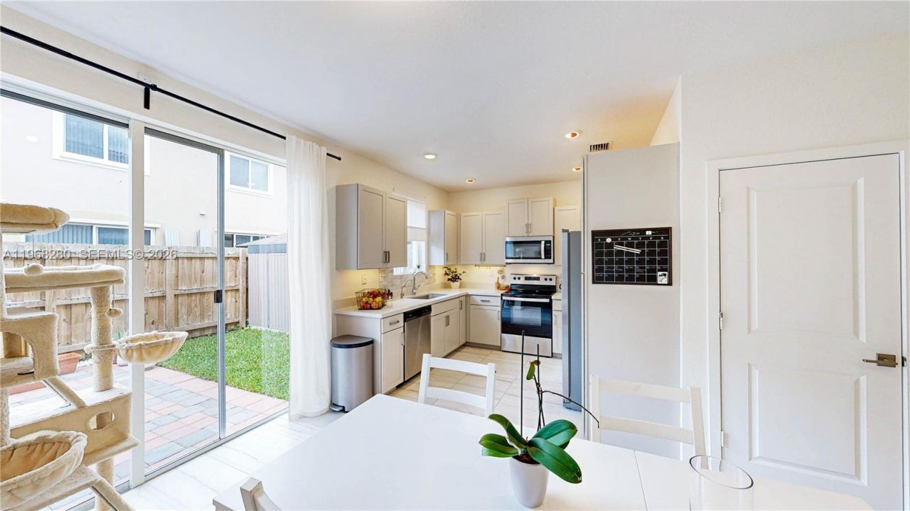 1040 SE 24th Ave, Homestead, FL 33035 Photo