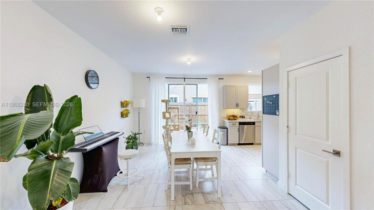 1040 SE 24th Ave, Homestead, FL 33035 Photo