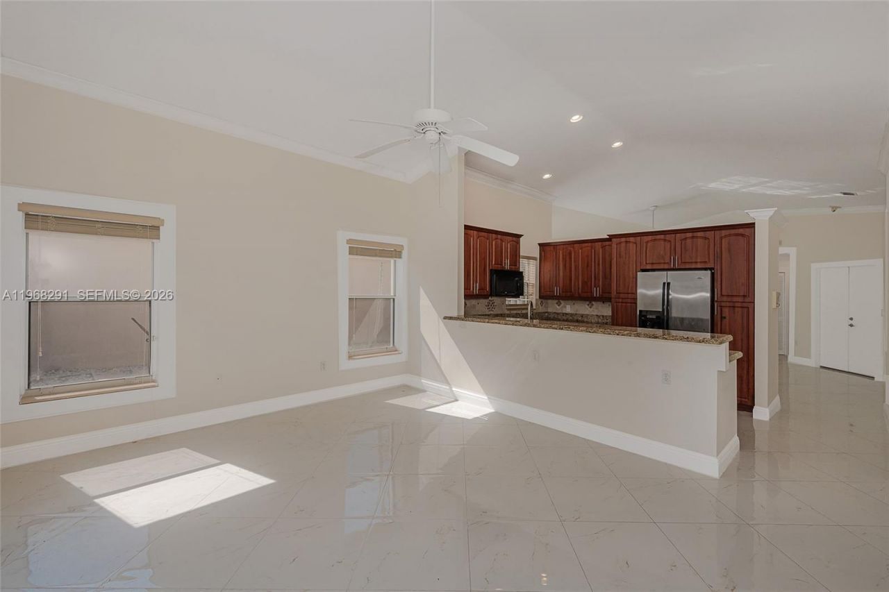 15251 Wilshire Way, Pembroke Pines, FL 33027 Photo