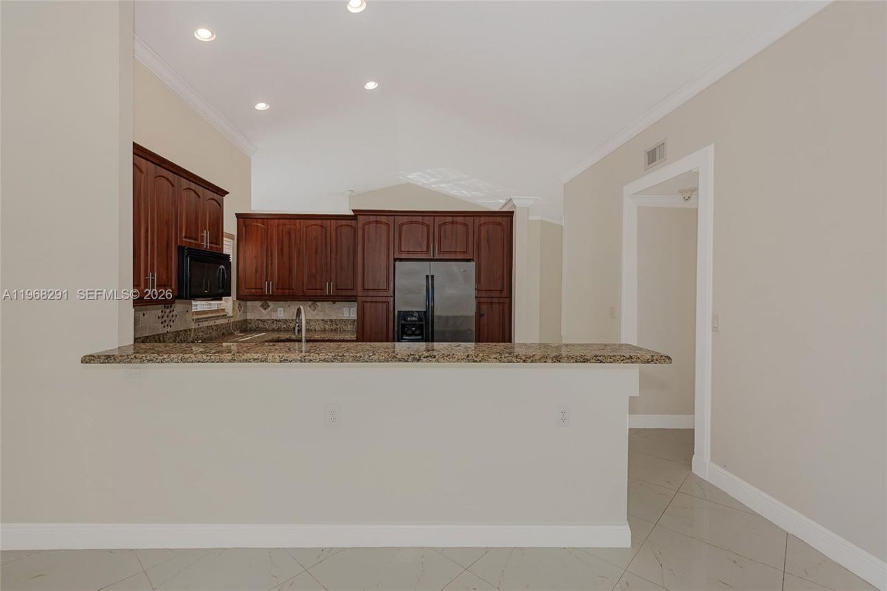 15251 Wilshire Way, Pembroke Pines, FL 33027 Photo