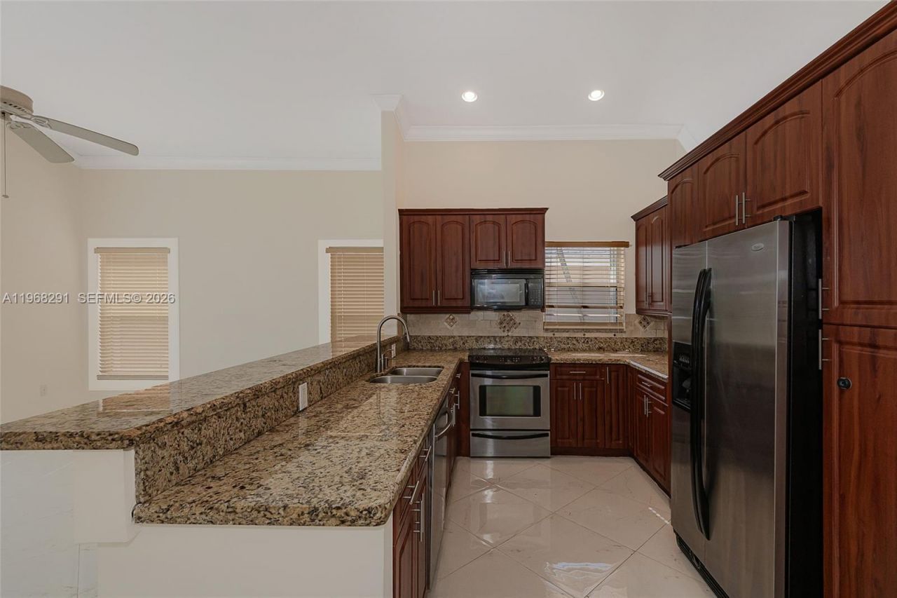 15251 Wilshire Way, Pembroke Pines, FL 33027 Photo