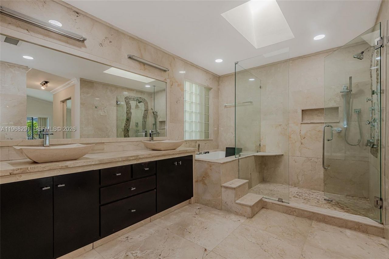15251 Wilshire Way, Pembroke Pines, FL 33027 Photo