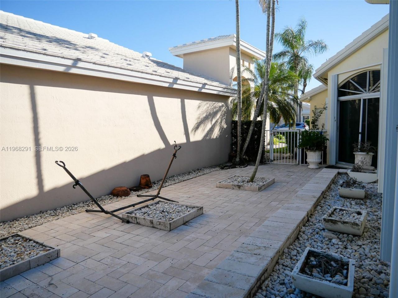 15251 Wilshire Way , Pembroke Pines, FL 33027 Photo