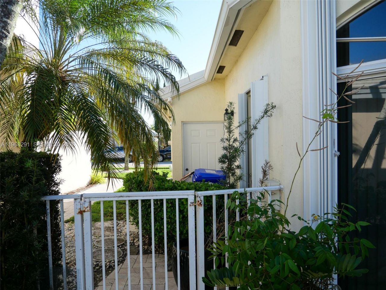 15251 Wilshire Way, Pembroke Pines, FL 33027 Photo