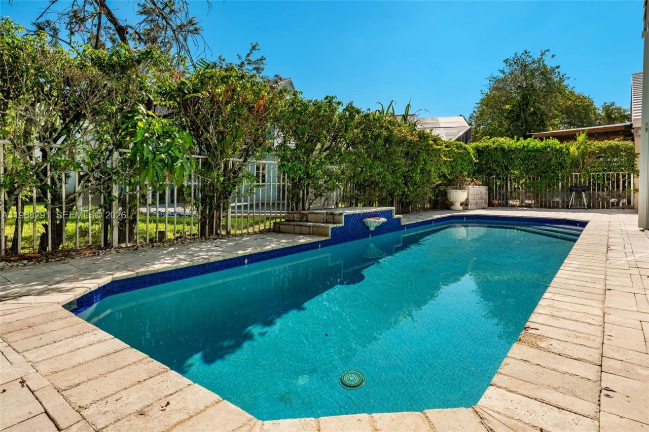 15251 Wilshire Way, Pembroke Pines, FL 33027 Photo