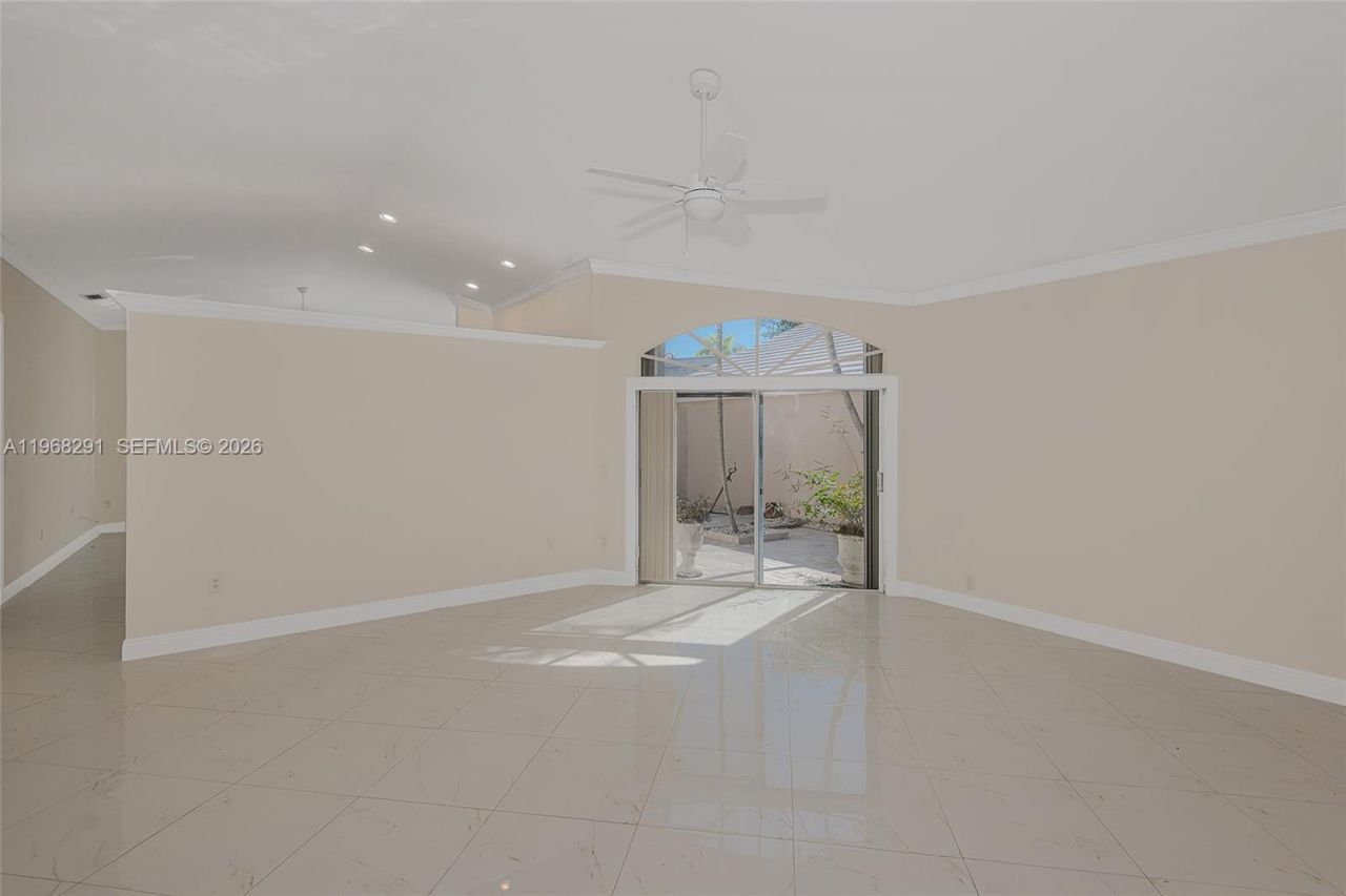 15251 Wilshire Way, Pembroke Pines, FL 33027 Photo