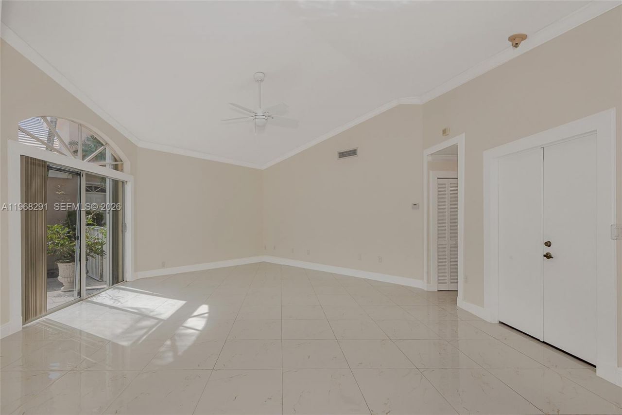 15251 Wilshire Way, Pembroke Pines, FL 33027 Photo