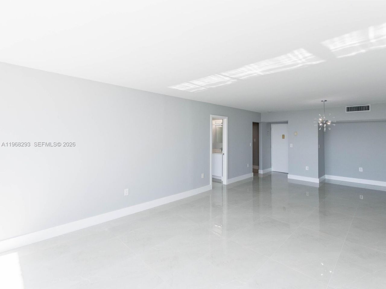 20505 E Country Club Dr , Unit 634, Aventura, FL 33180 Photo