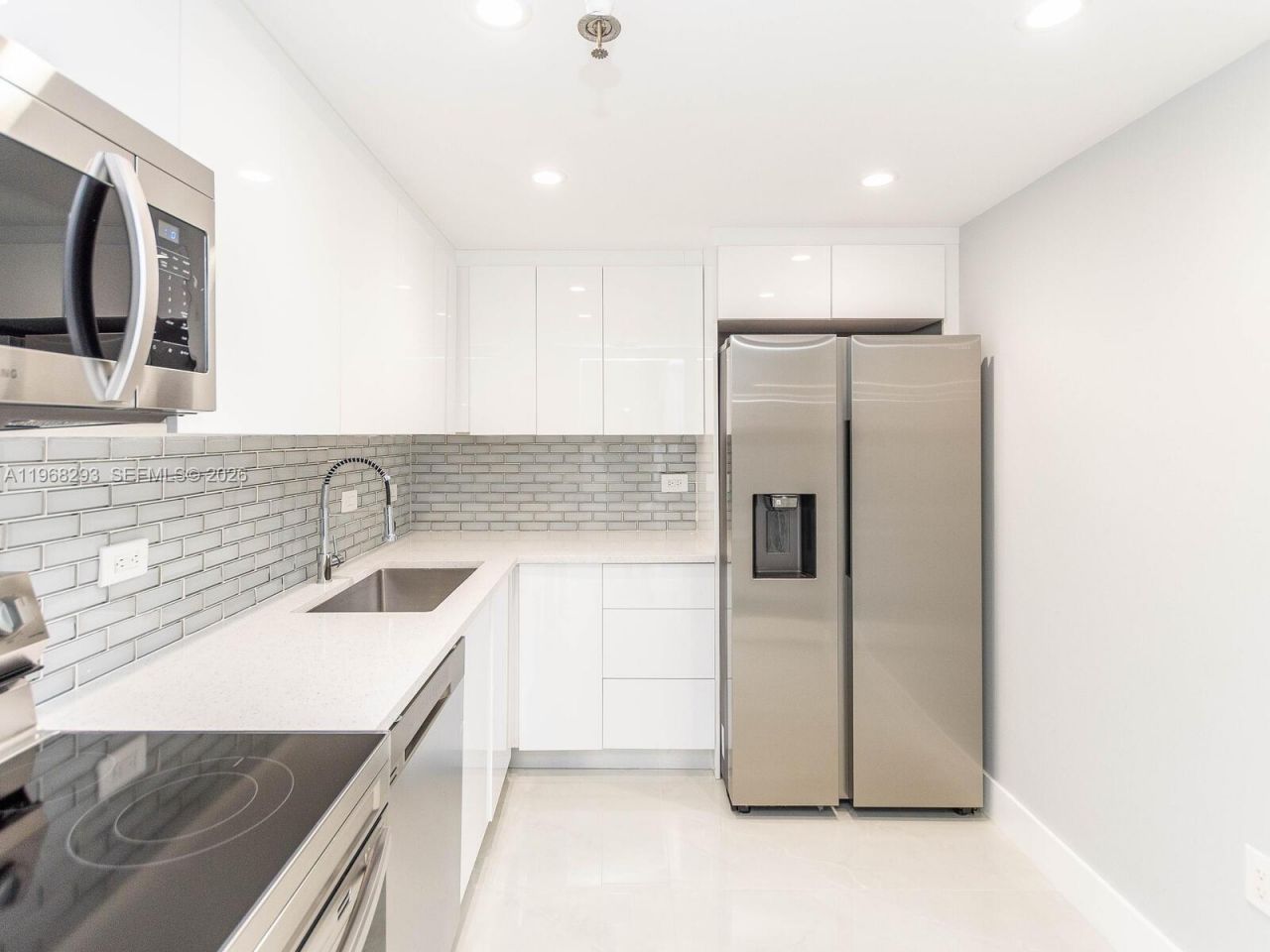 20505 E Country Club Dr , Unit 634, Aventura, FL 33180 Photo