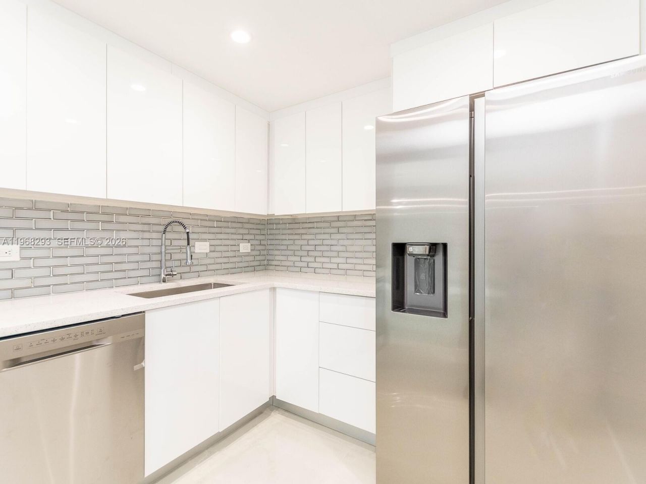 20505 E Country Club Dr , Unit 634, Aventura, FL 33180 Photo