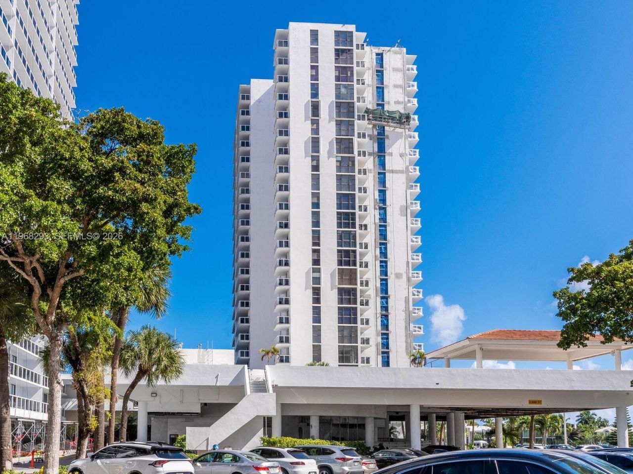 20505 E Country Club Dr , Unit 634, Aventura, FL 33180 Photo