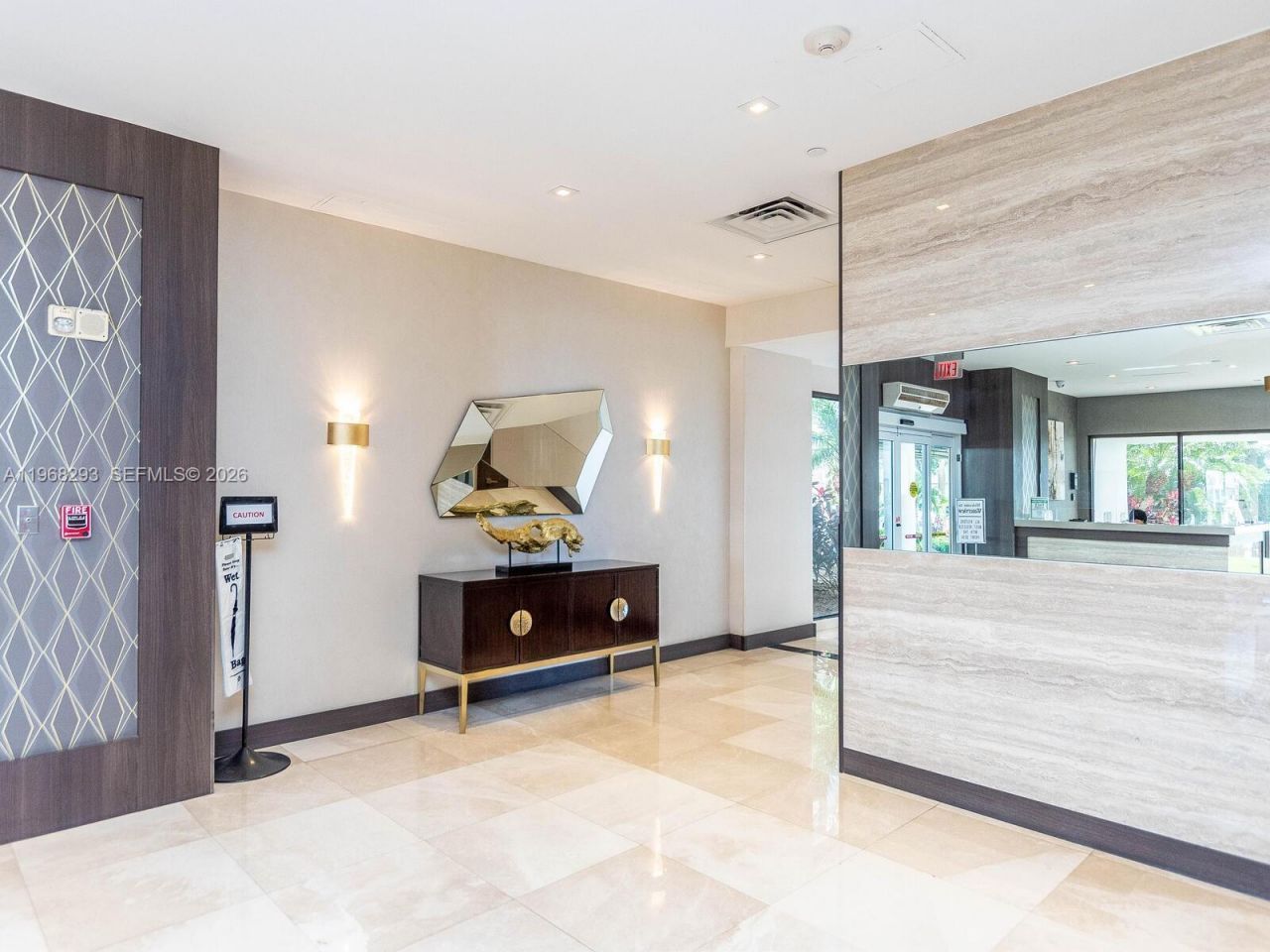 20505 E Country Club Dr , Unit 634, Aventura, FL 33180 Photo