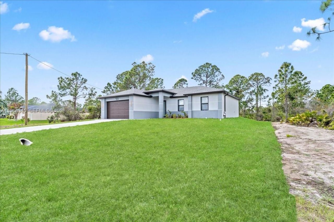 724 Drury Ave, Lehigh Acres, FL 33974 Photo