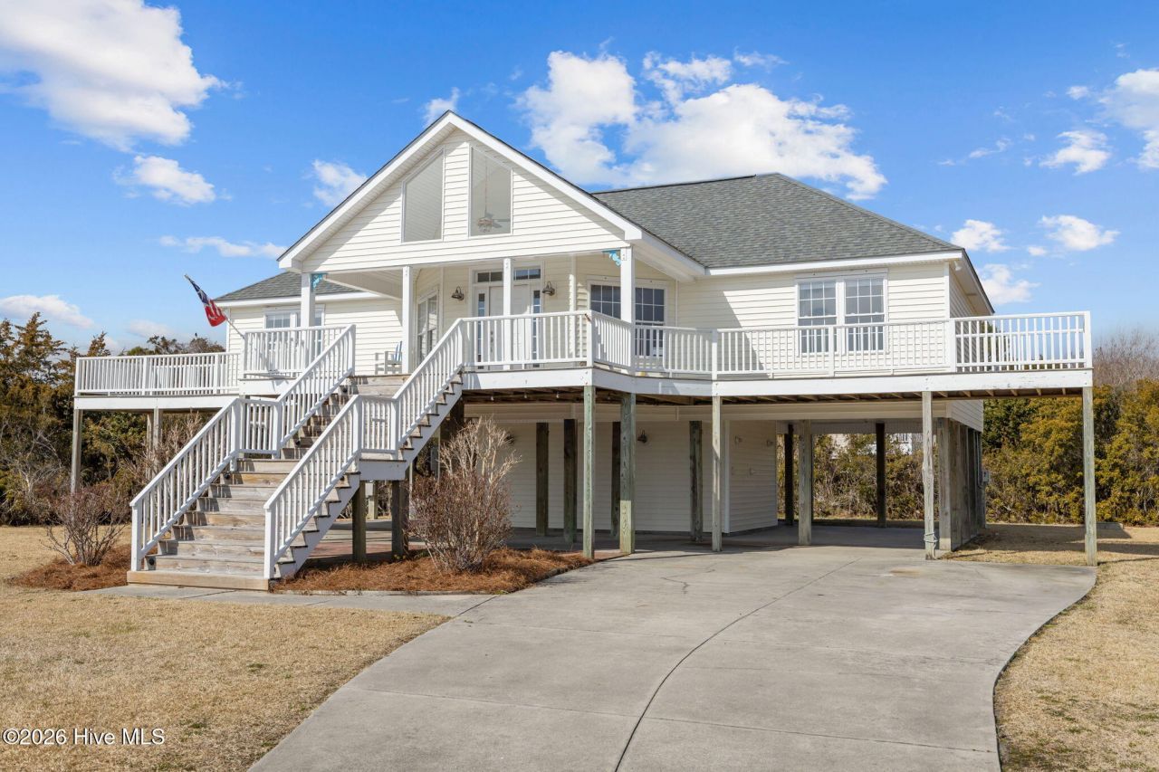 310 Joan Court, Beaufort, NC 28516 Main Photo