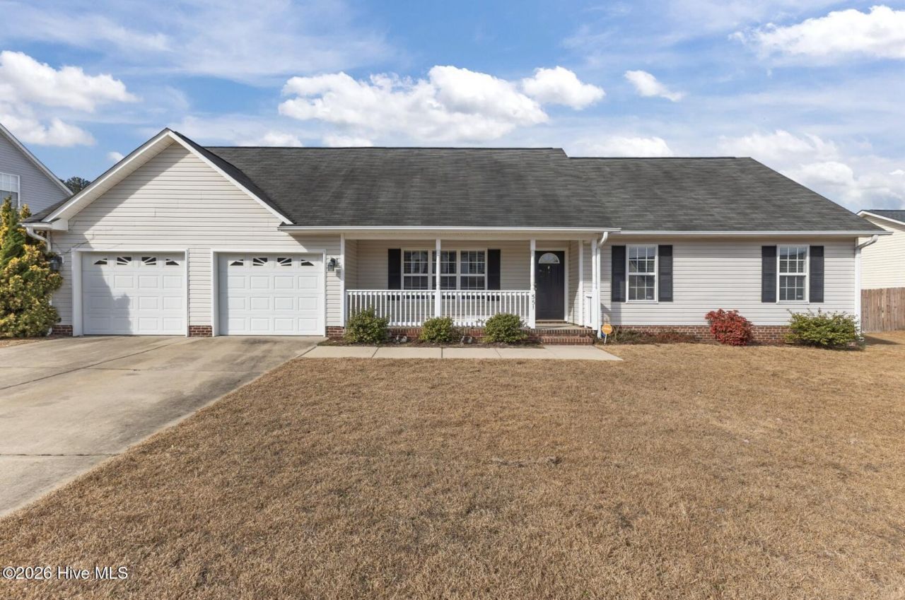 5512 Ascent Drive, Hope Mills, NC 28348 Main Photo