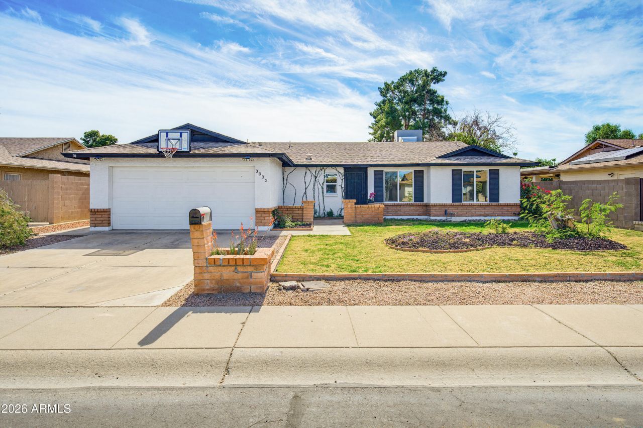 3933 W Pershing Avenue, Phoenix, AZ 85029 Main Photo